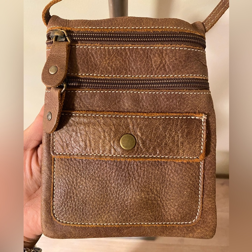 Roots Cross Body - brand new
